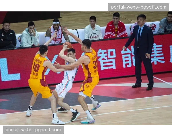 “CBA公司与北京体育大学合作，开设‘现代篮球防守战术’短期教练员班”